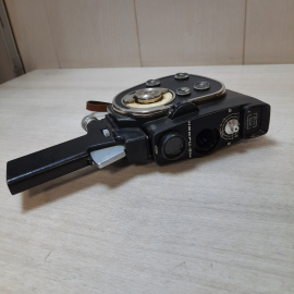 Узкопленочная кинокамера 8мм "Кварц-2М", СССР